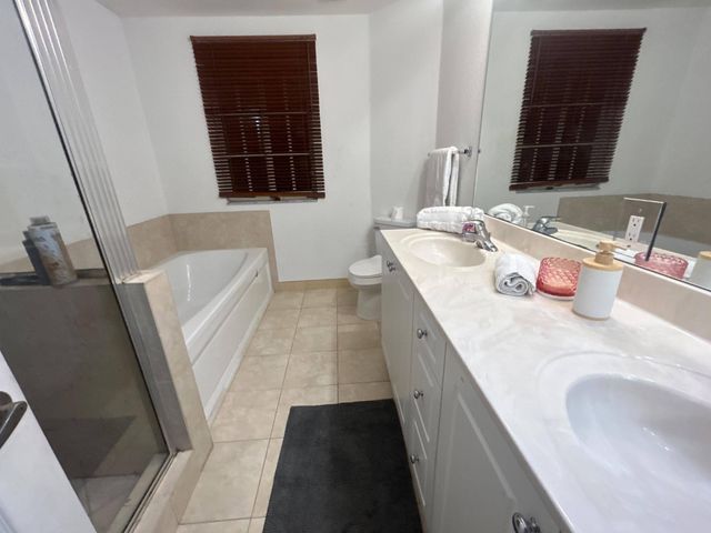 238 SE 2ND Avenue, Hallandale Beach, FL 33009