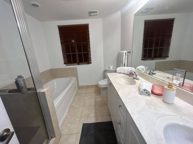 238 SE 2ND Avenue, Hallandale Beach, FL 33009