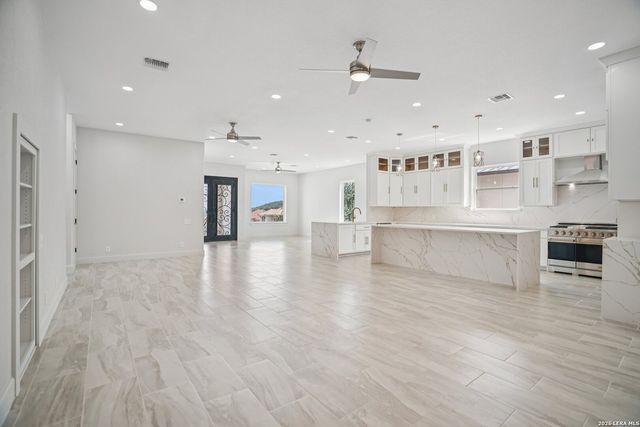 7310 Cresta Bulivar, San Antonio, TX 78256