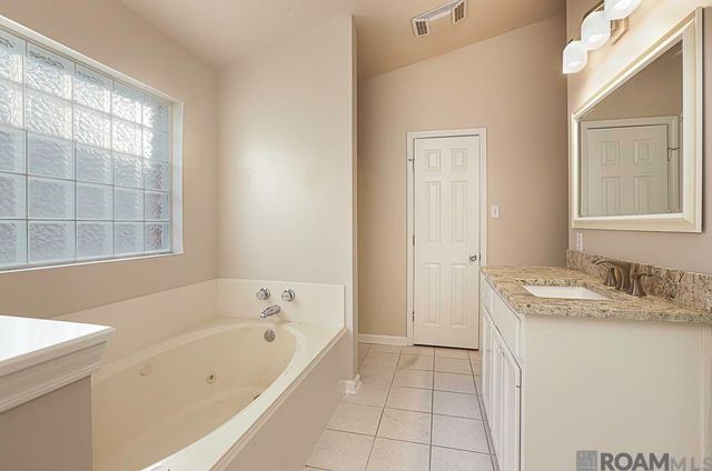 17419 Kaitlyn Dr, Baton Rouge, LA 70817