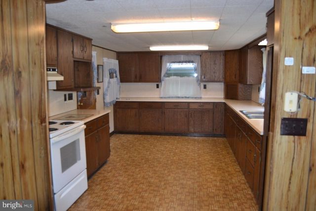 1045 ROUTE 100, Bechtelsville, PA 19505