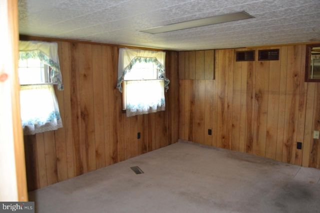 1045 ROUTE 100, Bechtelsville, PA 19505