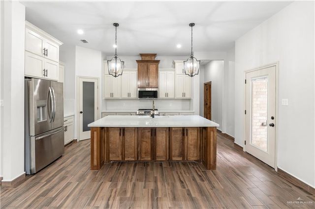 415 W Campeche Avenue, Mission, TX 78573