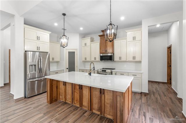 415 W Campeche Avenue, Mission, TX 78573