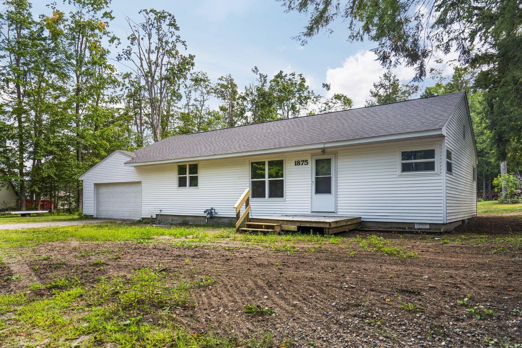 1875 Springdale, Gaylord, MI 49735