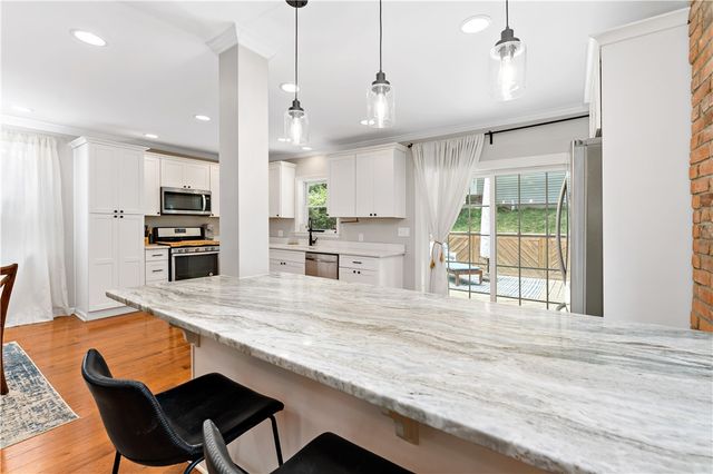 907 Nevin Ave, Sewickley, PA 15143