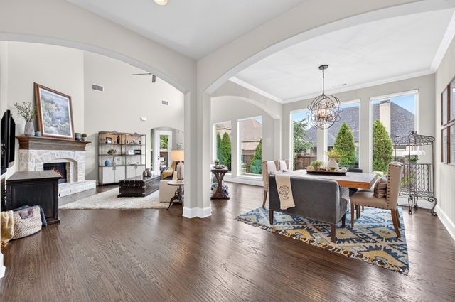 904 Royal Minister Boulevard, Lewisville, TX 75056