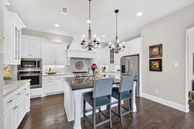 904 Royal Minister Boulevard, Lewisville, TX 75056