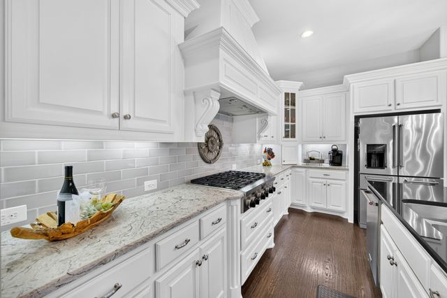 904 Royal Minister Boulevard, Lewisville, TX 75056