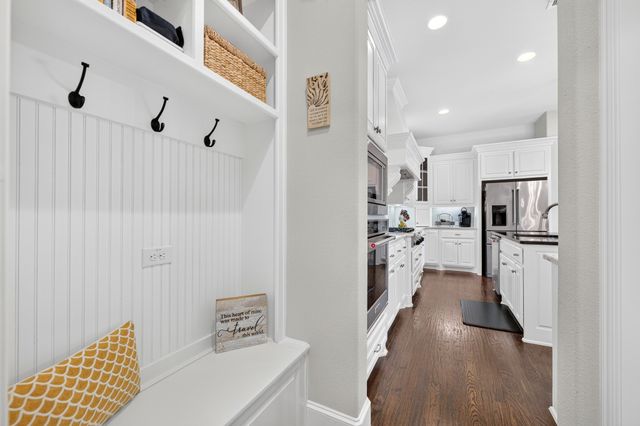 904 Royal Minister Boulevard, Lewisville, TX 75056