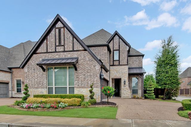 904 Royal Minister Boulevard, Lewisville, TX 75056
