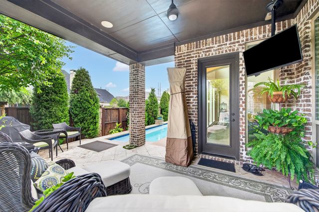 904 Royal Minister Boulevard, Lewisville, TX 75056