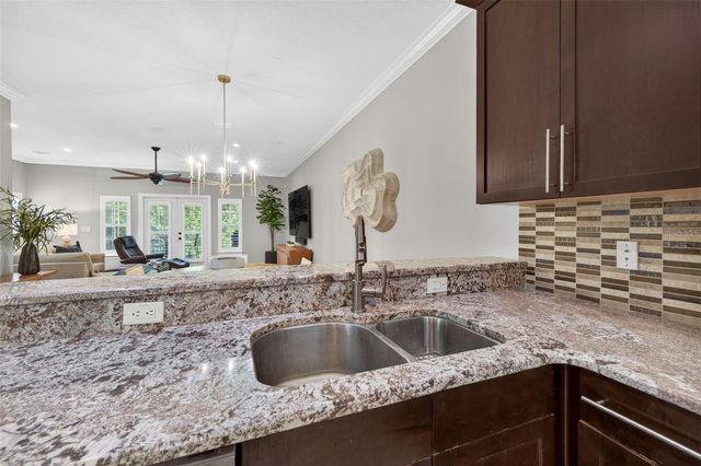 252 VALENCIA CIRCLE, St Petersburg, FL 33716