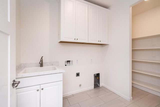 9269 Red Thistle Court, Sacramento, CA 95829