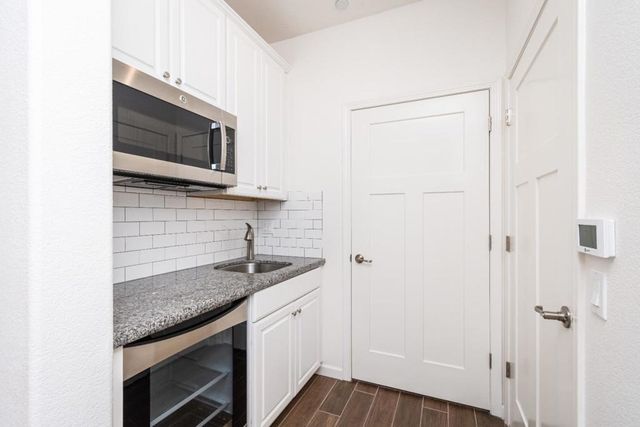 9269 Red Thistle Court, Sacramento, CA 95829