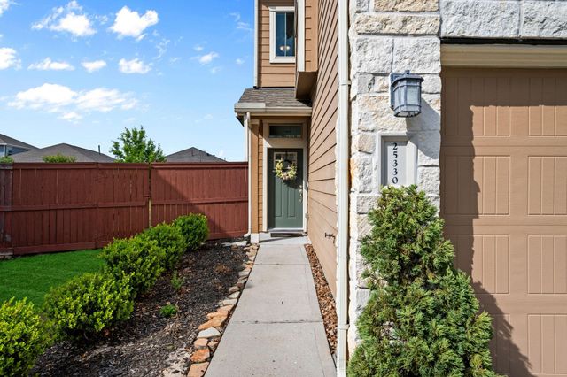 25330 Fallen Acorn Court, Porter, TX 77365