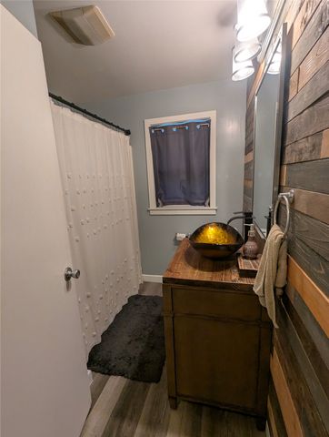 6759 E LAKE Road, Erie, PA 16511