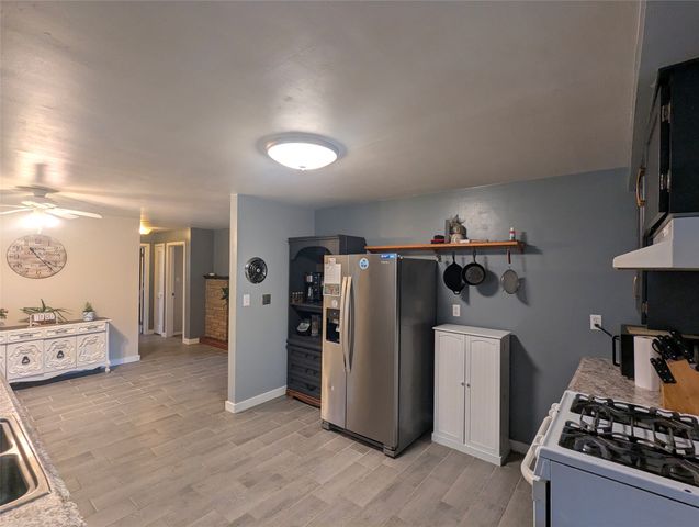 6759 E LAKE Road, Erie, PA 16511