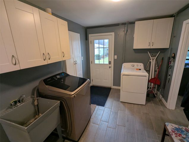 6759 E LAKE Road, Erie, PA 16511