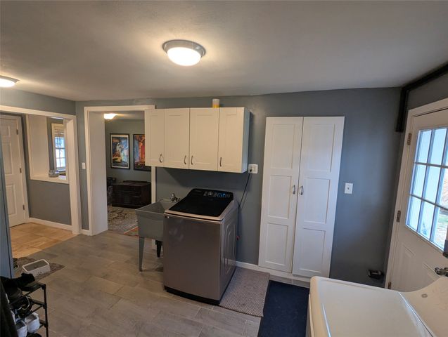 6759 E LAKE Road, Erie, PA 16511