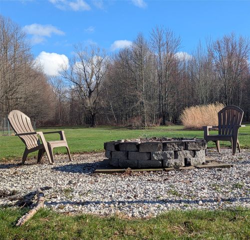 6759 E LAKE Road, Erie, PA 16511