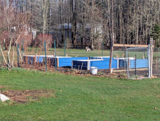 6759 E LAKE Road, Erie, PA 16511