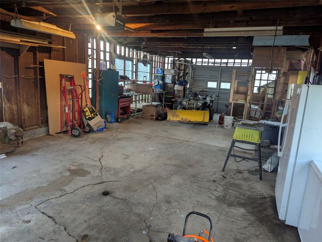 6759 E LAKE Road, Erie, PA 16511