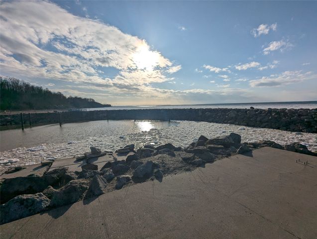 6759 E LAKE Road, Erie, PA 16511