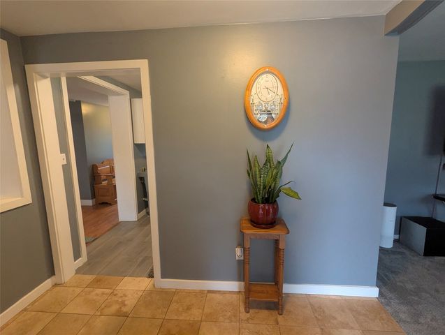 6759 E LAKE Road, Erie, PA 16511