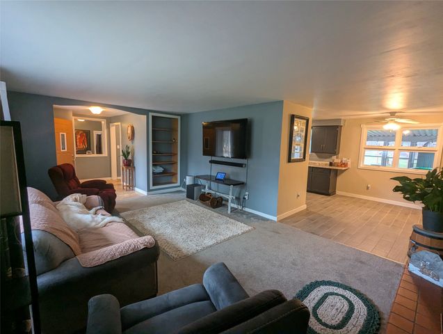 6759 E LAKE Road, Erie, PA 16511