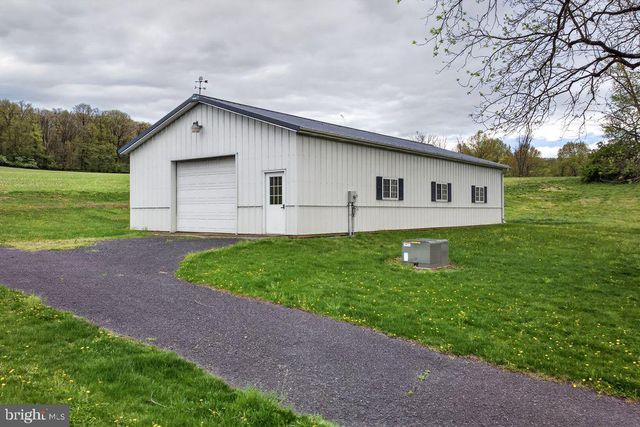 1269 POSSUM LN, Leesport, PA 19533