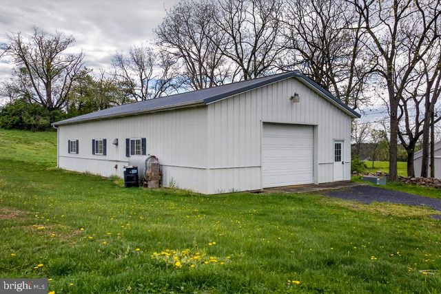 1269 POSSUM LN, Leesport, PA 19533