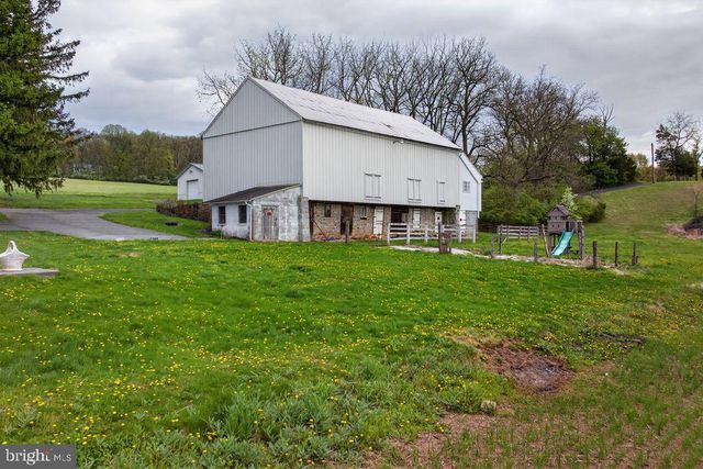 1269 POSSUM LN, Leesport, PA 19533