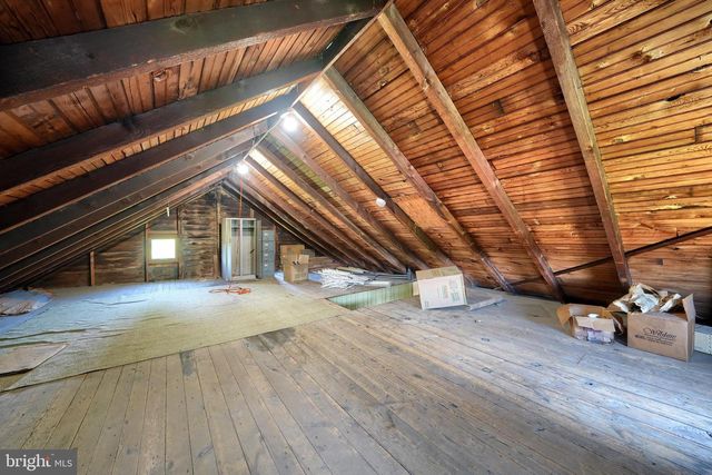 1269 POSSUM LN, Leesport, PA 19533