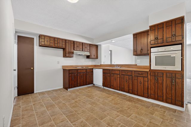 612 E Schrock Road, Westerville, OH 43081