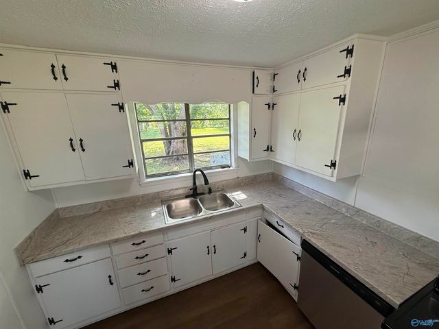 8198 Brindlee Mountain Parkway, Arab, AL 35016