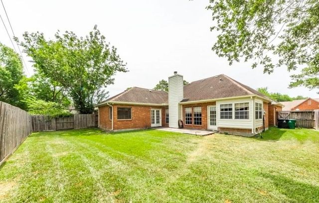 1207 Boulderwoods Drive, Houston, TX 77062