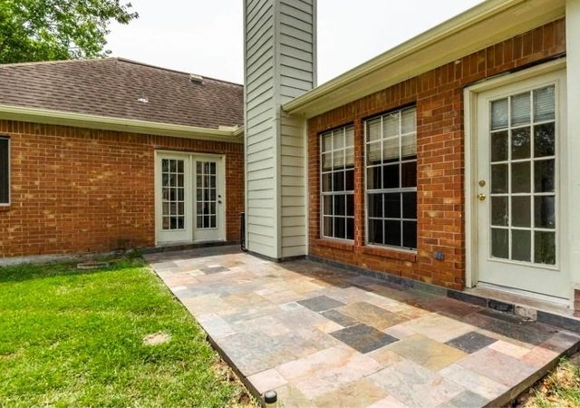 1207 Boulderwoods Drive, Houston, TX 77062