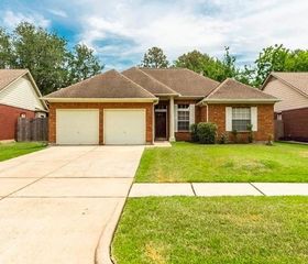1207 Boulderwoods Drive, Houston, TX 77062