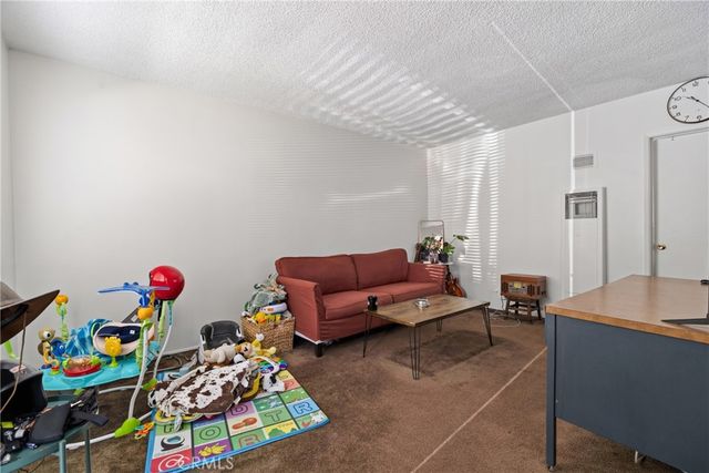 70 S Parkwood, Pasadena, CA 91107