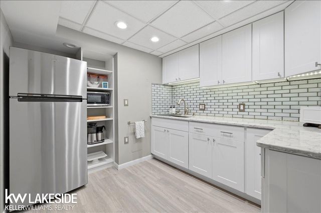20647 PARKPLACE Lane, Clinton Twp, MI 48036