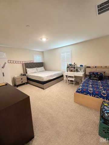 4809 Berkshire Road, Bakersfield, CA 93313