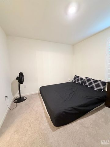 4809 Berkshire Road, Bakersfield, CA 93313