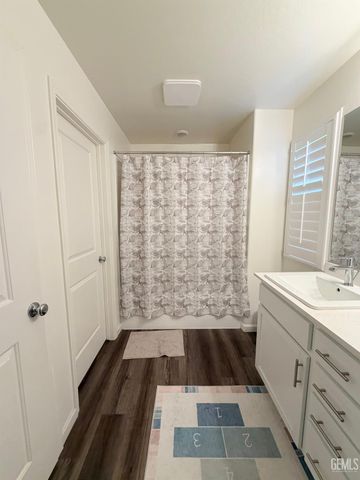 4809 Berkshire Road, Bakersfield, CA 93313