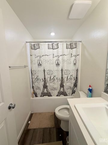 4809 Berkshire Road, Bakersfield, CA 93313