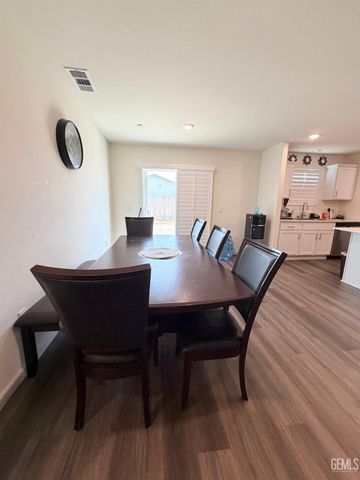 4809 Berkshire Road, Bakersfield, CA 93313