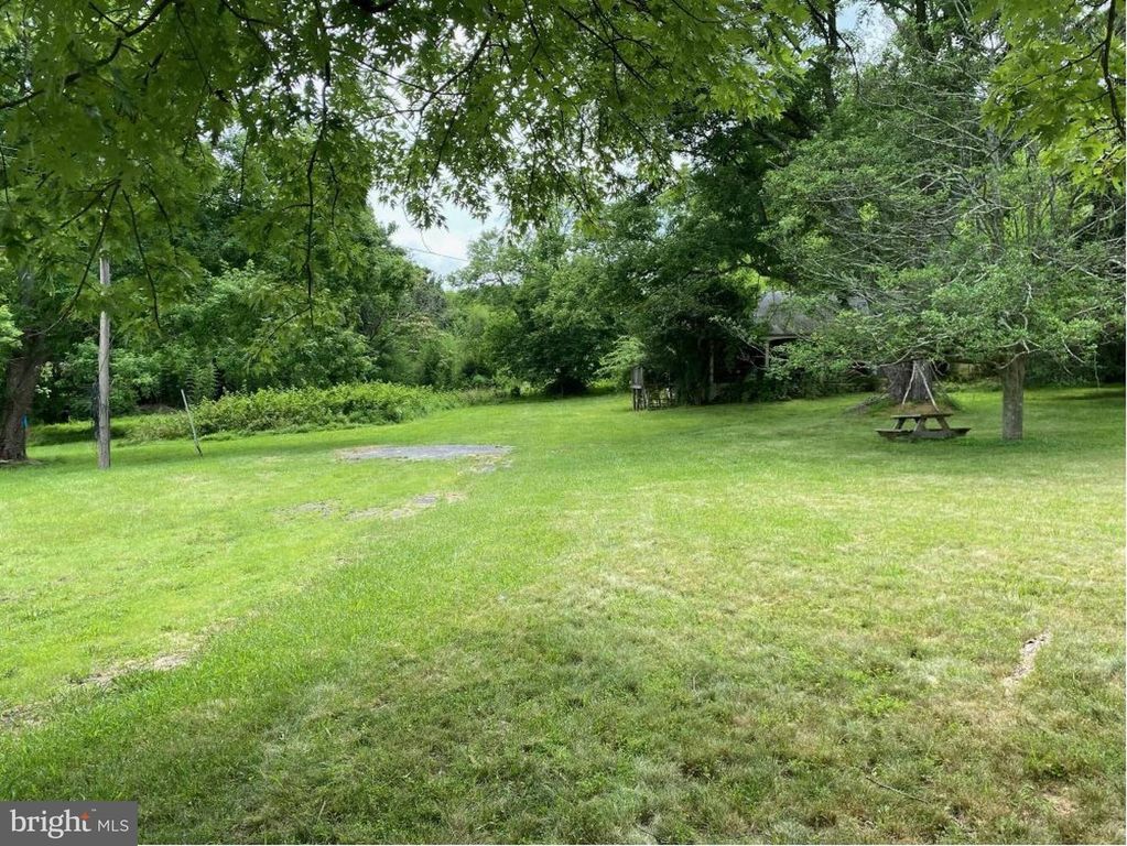 5904 MUNCASTER MILL RD, Rockville, MD 20855