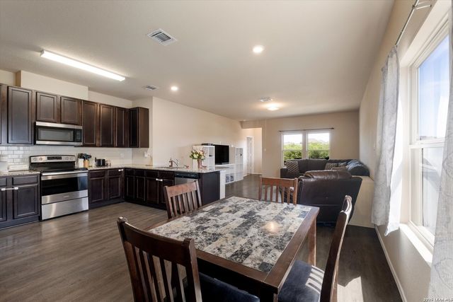 233 Bobwhite Way, San Antonio, TX 78253