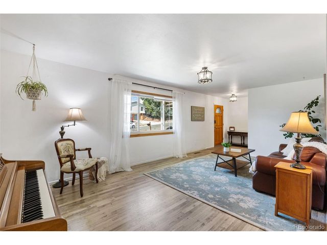 1413 Auburn Dr, Colorado Springs, CO 80909