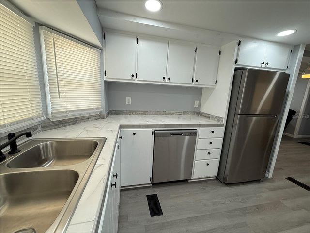4851 W GANDY BOULEVARD B7L27, Tampa, FL 33611